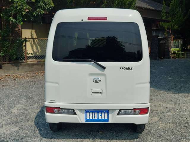 Daihatsu Hijet Cargo 7