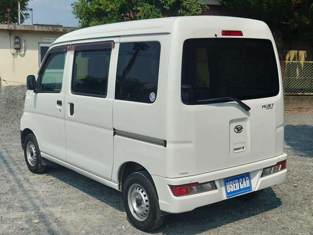 Daihatsu Hijet Cargo 8