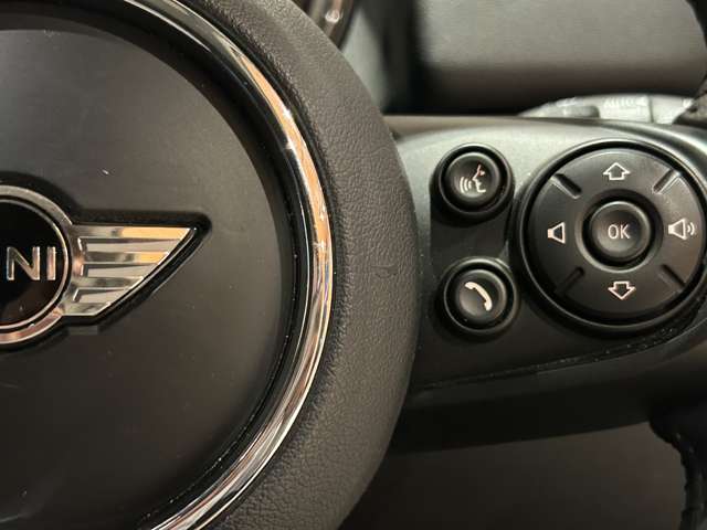MINI Crossover 11