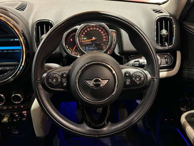 MINI Crossover 8