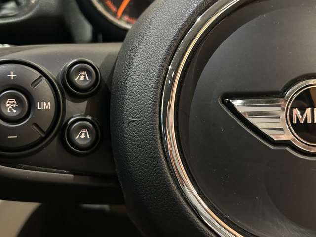 MINI Crossover 10