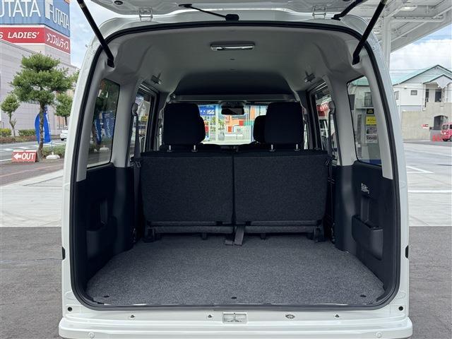Daihatsu Hijet Cargo 12