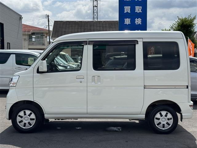 Daihatsu Hijet Cargo 6