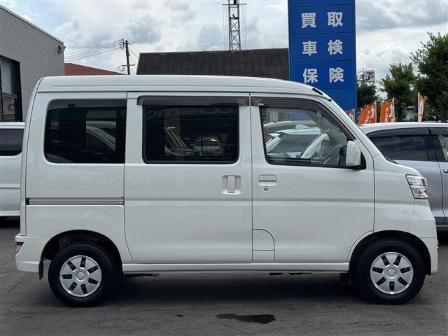 Daihatsu Hijet Cargo 7