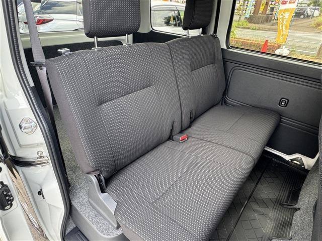 Daihatsu Hijet Cargo 9