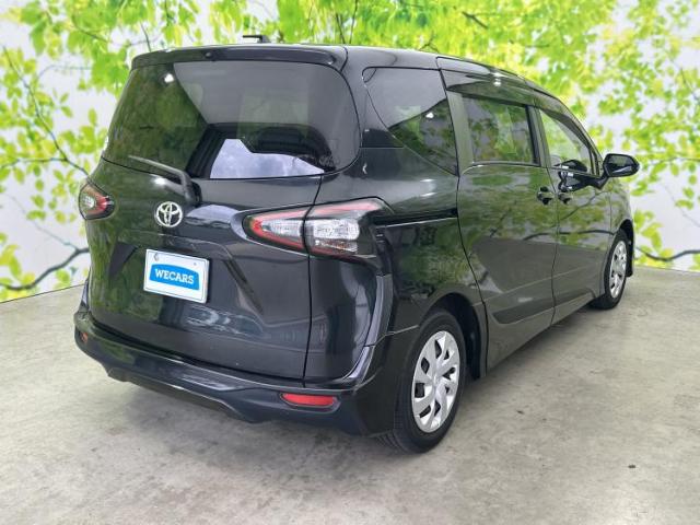 Toyota Sienta 6