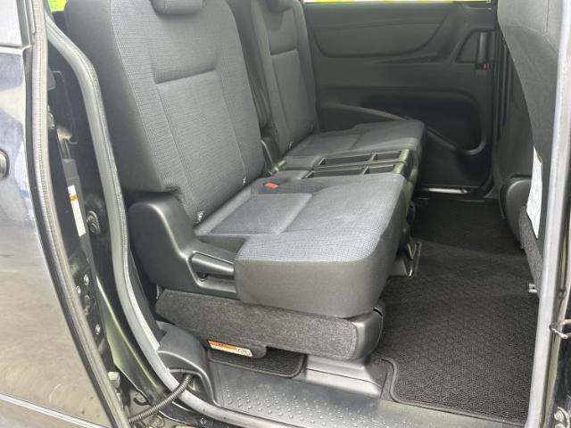 Toyota Sienta 7