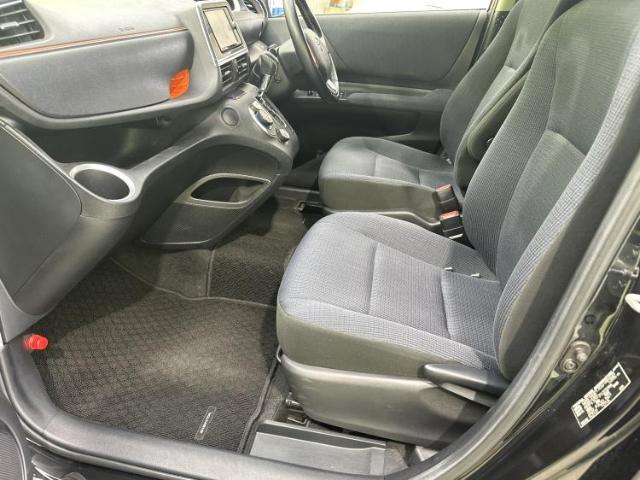 Toyota Sienta 9