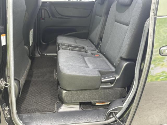Toyota Sienta 10