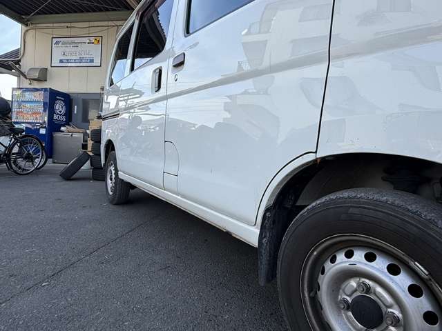 Daihatsu Hijet Cargo 11