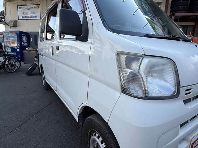 Daihatsu Hijet Cargo 10