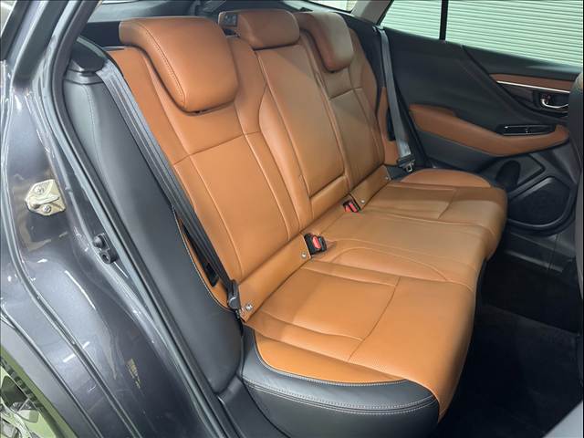 Subaru Legacy Outback 12