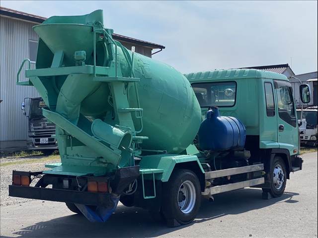 Isuzu Forward 2