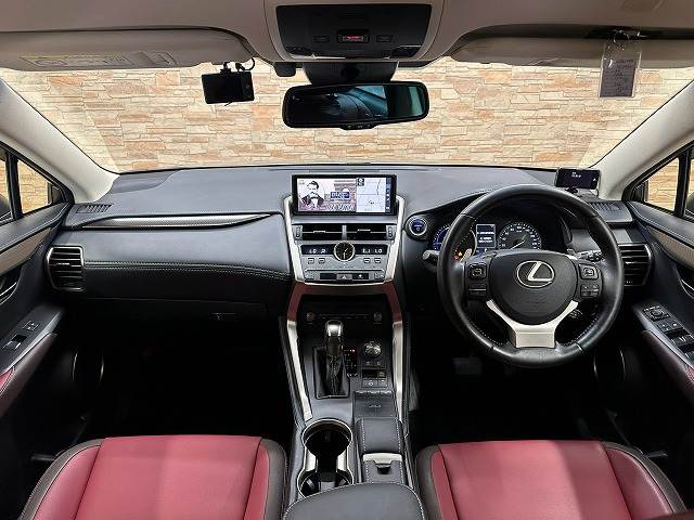 Lexus NX 2