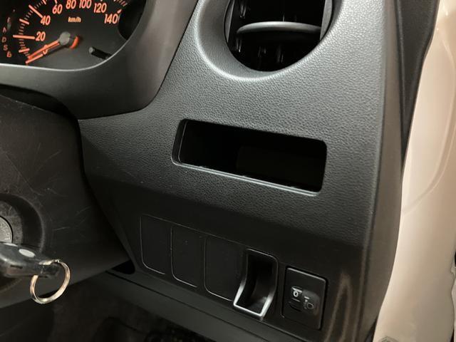 Daihatsu Mira 11