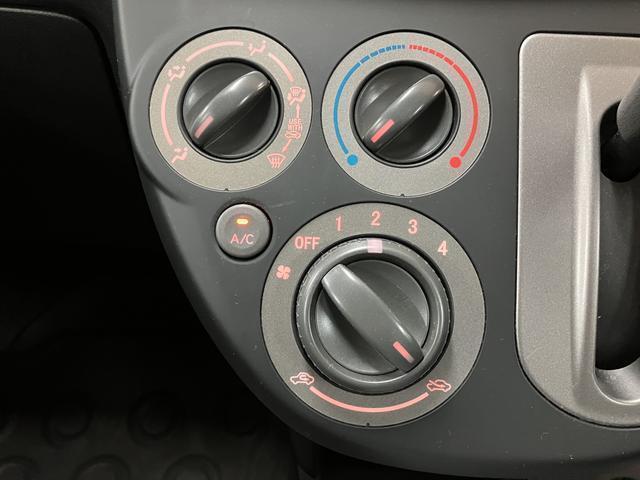 Daihatsu Mira 8