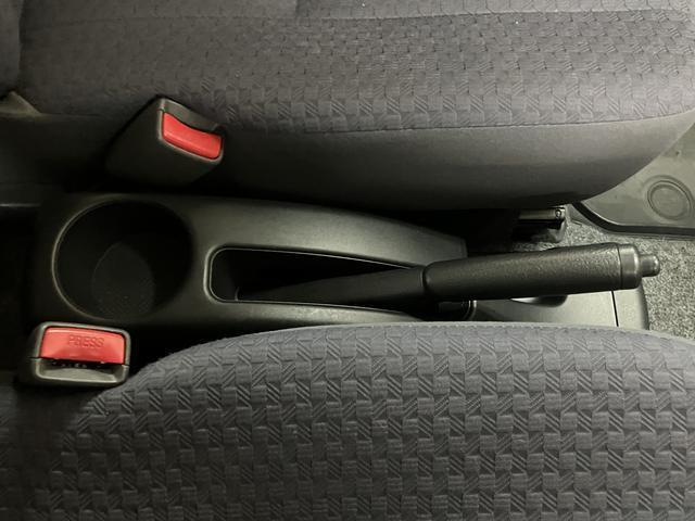 Daihatsu Mira 9