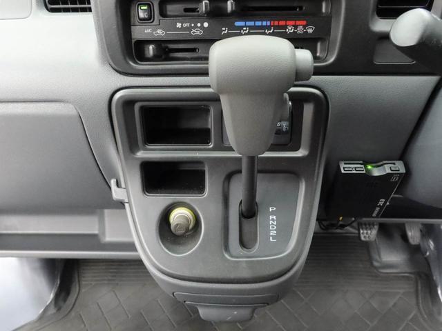 Daihatsu Hijet Deck Van 3