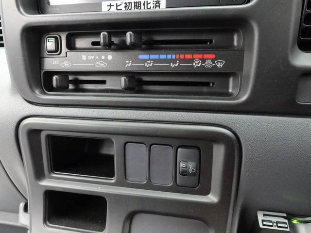 Daihatsu Hijet Deck Van 6