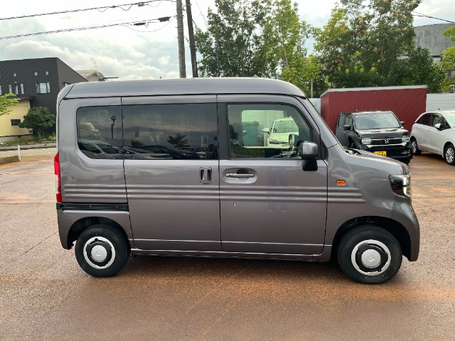 Honda N-VAN 8