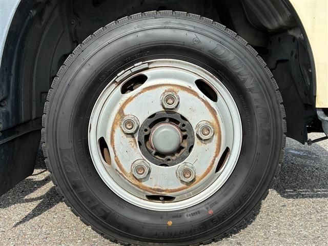 Hino Dutro 12