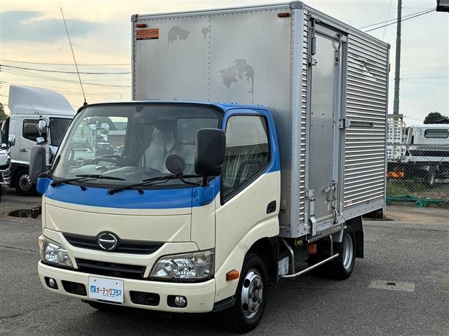 Hino Dutro 3