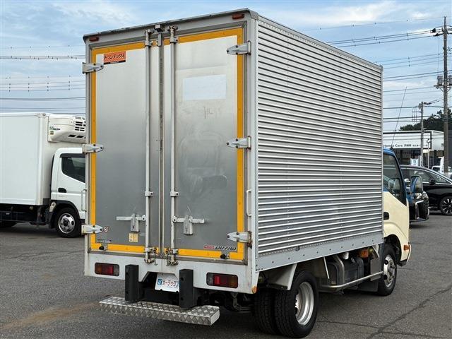 Hino Dutro 4