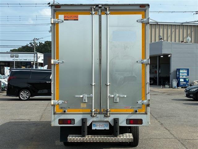 Hino Dutro 8