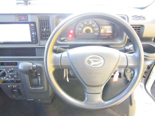 Daihatsu Hijet Cargo 5