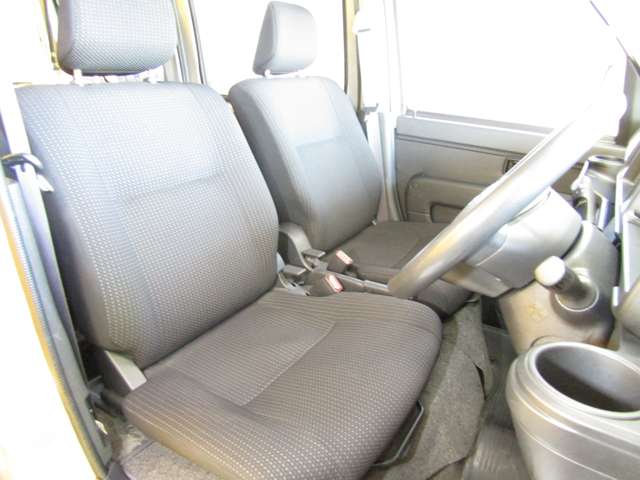 Daihatsu Hijet Cargo 6