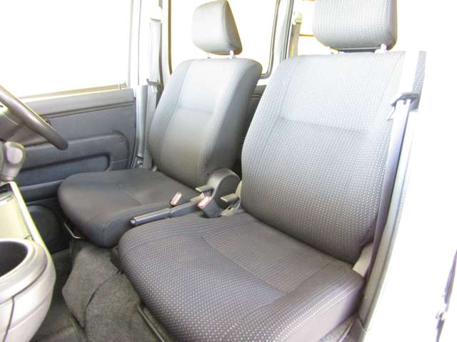 Daihatsu Hijet Cargo 7