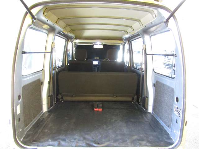 Daihatsu Hijet Cargo 9