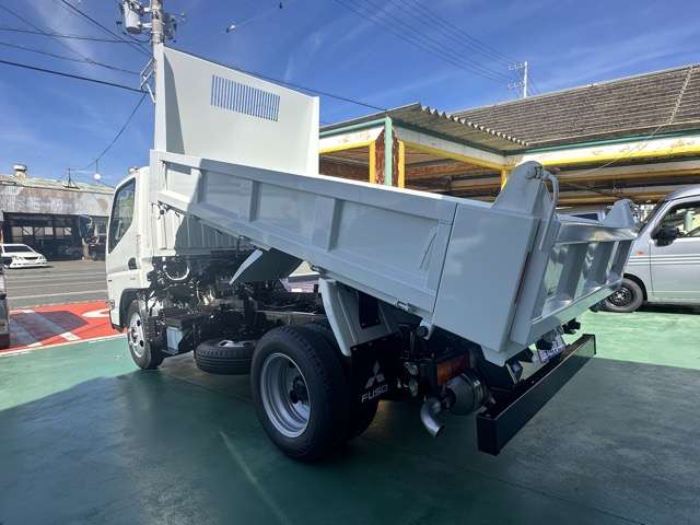 Mitsubishi Fuso Canter 4