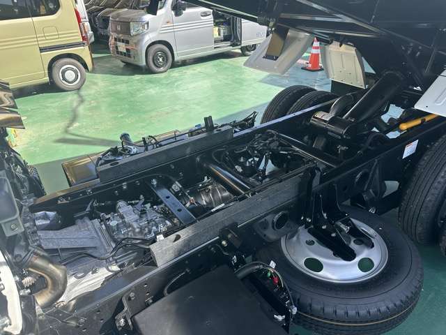 Mitsubishi Fuso Canter 9