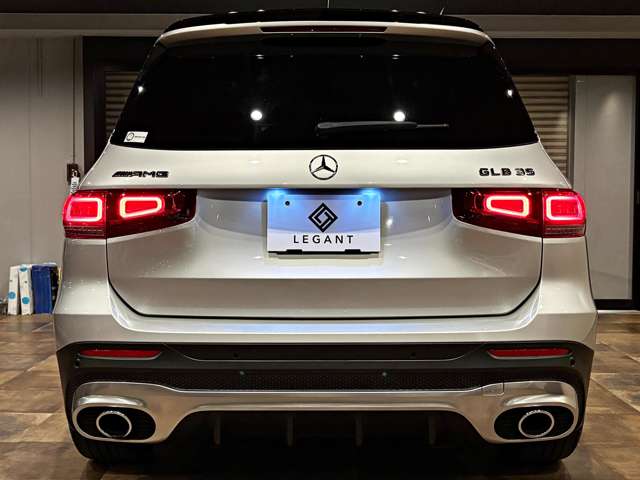 Mercedes-Benz GLB 11