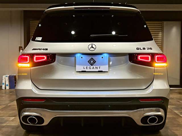 Mercedes-Benz GLB 12