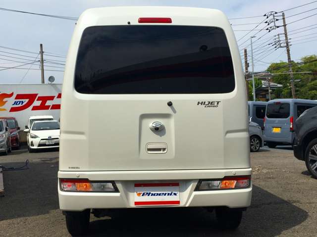 Daihatsu Hijet Cargo 11