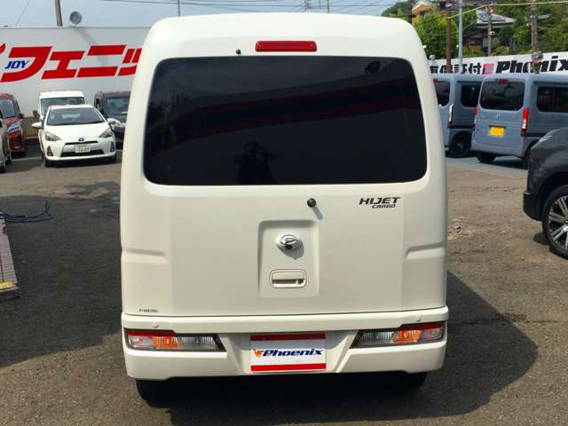Daihatsu Hijet Cargo 10