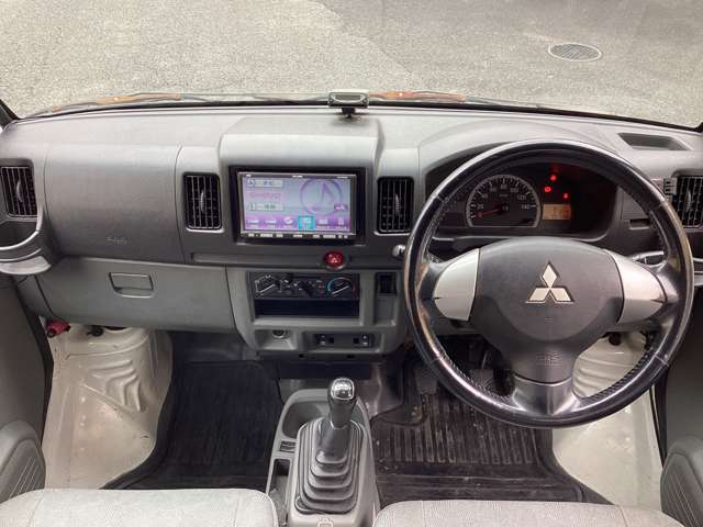 Mitsubishi Minicab Van 8