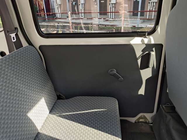 Daihatsu Hijet Cargo 11