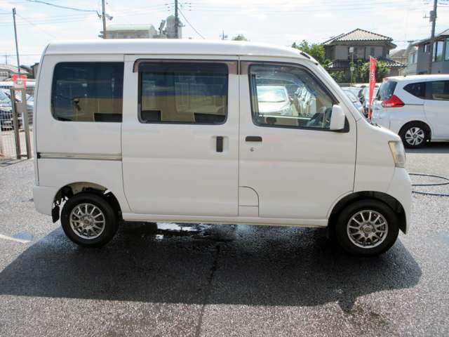 Daihatsu Hijet Cargo 12
