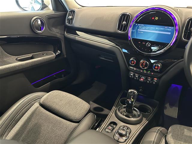 MINI Crossover 8