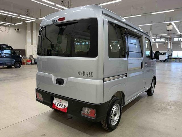 Daihatsu Hijet Cargo 11
