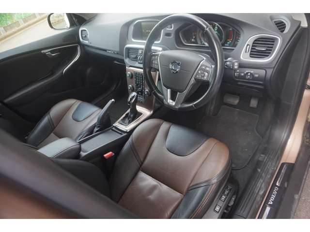 Volvo V40 Cross Country 5