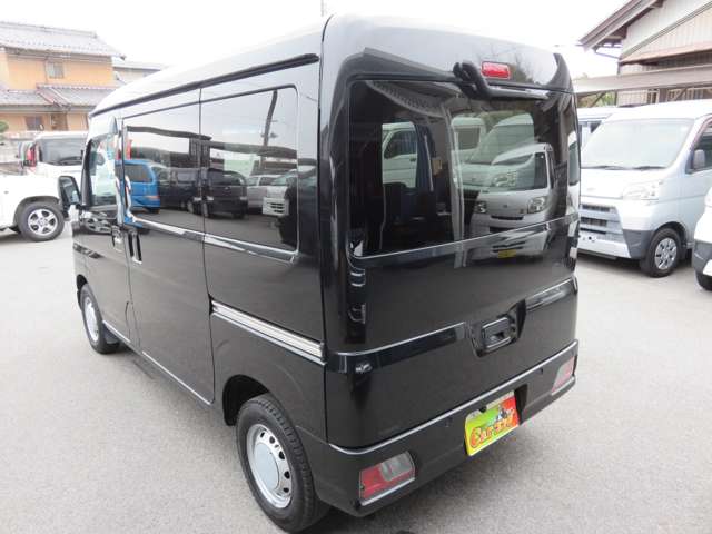 Daihatsu Hijet Cargo 8