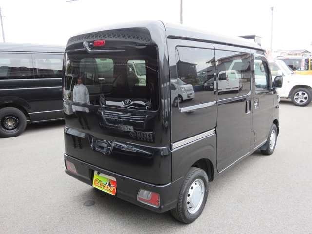 Daihatsu Hijet Cargo 10