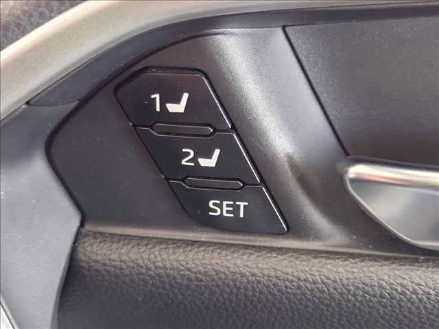 Toyota RAV4 8