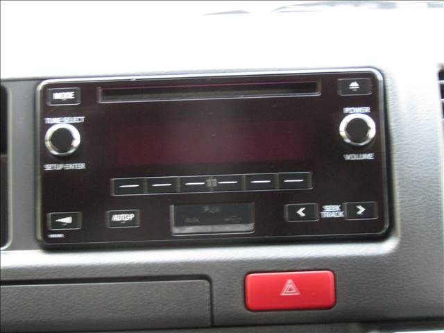 Toyota Hiace Commuter 4