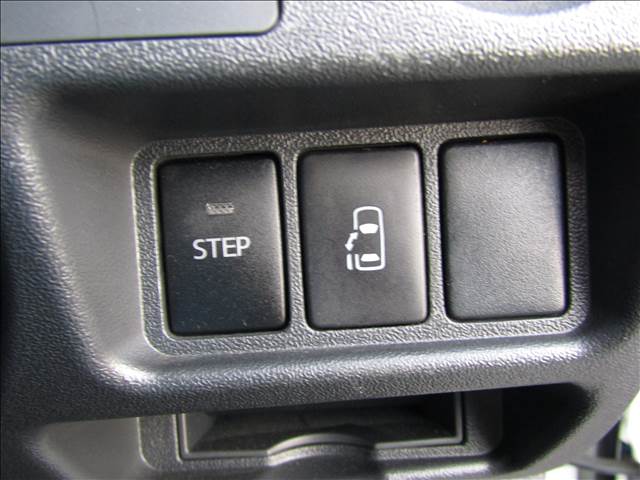 Toyota Hiace Commuter 7