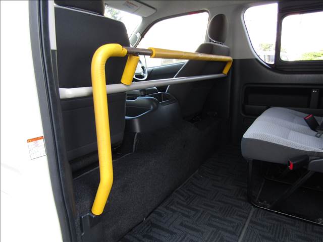 Toyota Hiace Commuter 10